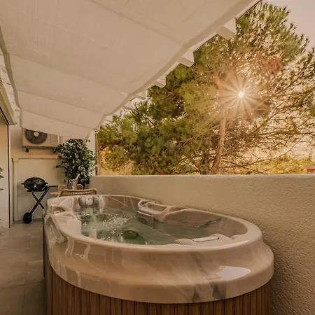 Sakura - Jacuzzi Prive - Cinema Maison Apartment *